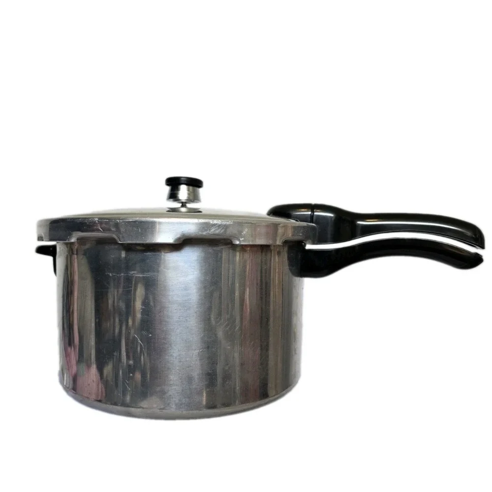 Vintage Presto Model 01282 8-Quart Pressure Cooker